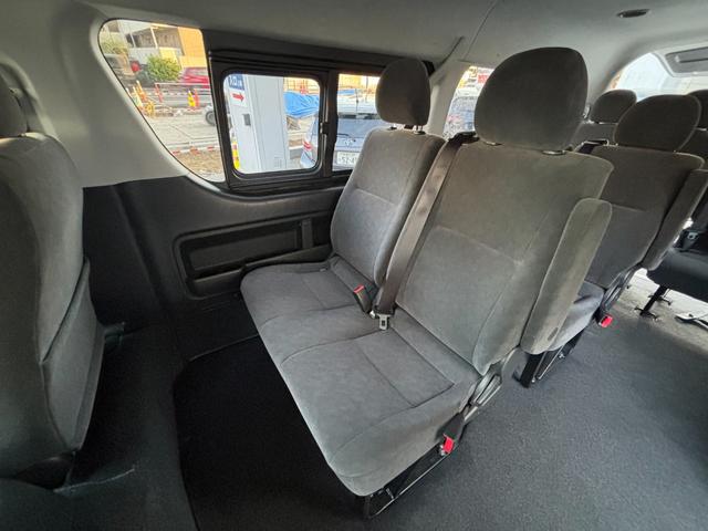 ハイエースワゴン ＧＬ　１オーナー　パワースライドドア　ステアスイッチ　　ＬＥＤヘッドライトスマートキー　イージークローザードア　　セーフティセンスＰ　メモリーナビＴＶ　Ｂカメラ　後席モニタ　ディーラー記録簿４枚６年（21枚目）