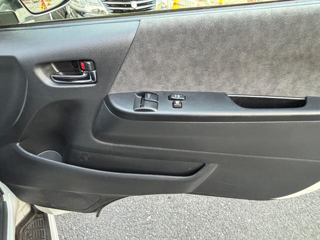 ハイエースワゴン ＧＬ　１オーナー　パワースライドドア　ステアスイッチ　　ＬＥＤヘッドライトスマートキー　イージークローザードア　　セーフティセンスＰ　メモリーナビＴＶ　Ｂカメラ　後席モニタ　ディーラー記録簿４枚６年（41枚目）