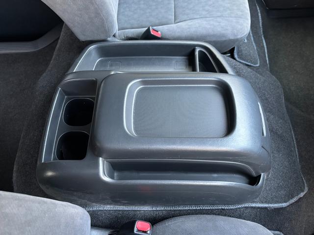 ハイエースワゴン ＧＬ　１オーナー　パワースライドドア　ステアスイッチ　　ＬＥＤヘッドライトスマートキー　イージークローザードア　　セーフティセンスＰ　メモリーナビＴＶ　Ｂカメラ　後席モニタ　ディーラー記録簿４枚６年（47枚目）