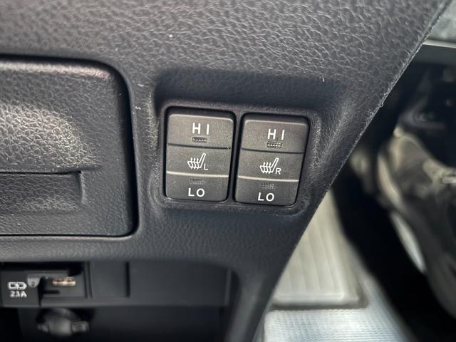 ヴォクシー ハイブリッドＺＳ　煌ＩＩＩ　ワンオーナー　禁煙車　社外ナビ　フルセグＴＶ　バックカメラ　両側パワースライドドア　ＥＴＣ２．０　セーフティセンス　クルーズコントロール　クリアランスソナー　前席シートヒーター　オートライト　ＬＥＤ（49枚目）