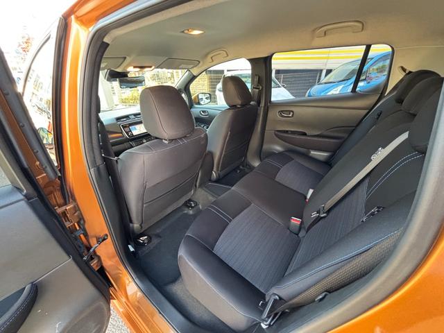 リーフ Ｇ　純正ＳＤナビ　アラウンドビューモニター　フルセグＴＶ　ＥＴＣ　シートヒーター　ハンドルヒーター　エマージェンシーブレーキ　踏み間違い衝突防止　クルコン　プロパイロット　プロパイロットパーキング（15枚目）