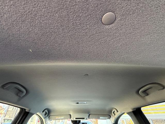 リーフ Ｇ　純正ＳＤナビ　アラウンドビューモニター　フルセグＴＶ　ＥＴＣ　シートヒーター　ハンドルヒーター　エマージェンシーブレーキ　踏み間違い衝突防止　クルコン　プロパイロット　プロパイロットパーキング（20枚目）