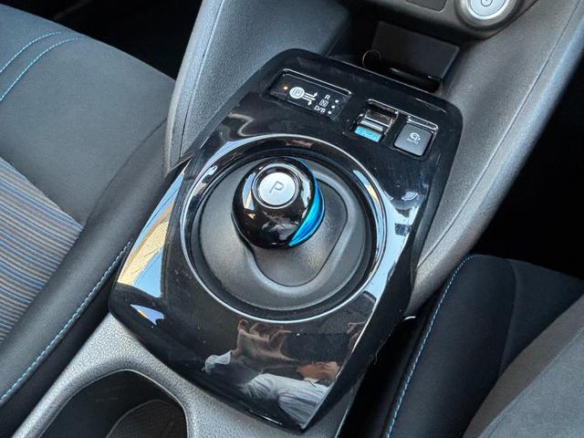 リーフ Ｇ　純正ＳＤナビ　アラウンドビューモニター　フルセグＴＶ　ＥＴＣ　シートヒーター　ハンドルヒーター　エマージェンシーブレーキ　踏み間違い衝突防止　クルコン　プロパイロット　プロパイロットパーキング（33枚目）