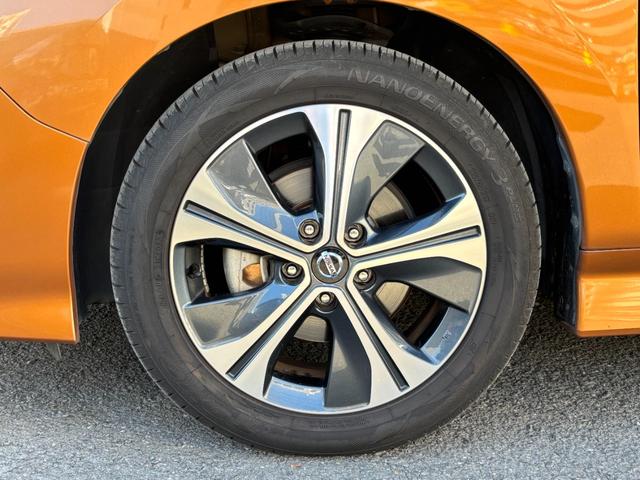 リーフ Ｇ　純正ＳＤナビ　アラウンドビューモニター　フルセグＴＶ　ＥＴＣ　シートヒーター　ハンドルヒーター　エマージェンシーブレーキ　踏み間違い衝突防止　クルコン　プロパイロット　プロパイロットパーキング（45枚目）