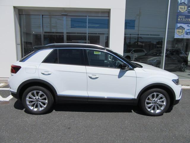 Ｔ－ロック ＴＳＩ　スタイル　正規ディーラー認定中古車　アダプティブクルーズコントロールトラベルアシスト　バックカメラ　ワンオーナー（5枚目）