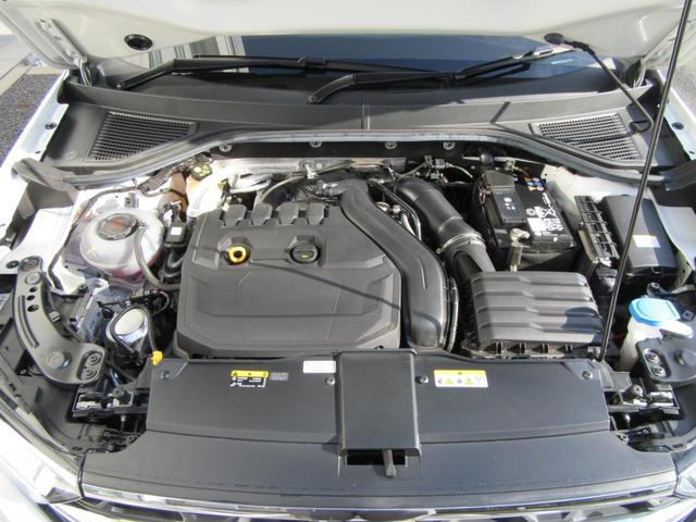 T-ロック TSI ブラックスタイル ユーザー買取 ワンオーナー 前後純正ドラレコ TVチューナー ETC2.0 デジタルメーター 正規ディーラー認定中古車 バックカメラ ACC トラベルアシスト パワーテールゲート LEDヘッドライト(10枚目)