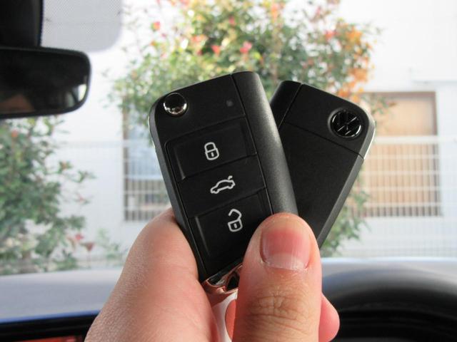 T-ロック TSI ブラックスタイル ユーザー買取 ワンオーナー 前後純正ドラレコ TVチューナー ETC2.0 デジタルメーター 正規ディーラー認定中古車 バックカメラ ACC トラベルアシスト パワーテールゲート LEDヘッドライト(33枚目)