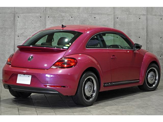 ザ ビートル フォルクスワーゲン ハッシュタグピンクビートル 特別限定車 ３００台限定 ２０１７年モデル 専用インテリア 専用エクステリア 専用シート 専用１７インチａｗ ブラインドスポット バイキセノンライト 純正ナビ ｔｖ ｂカメラ 走行距離１６６００ｋｍ