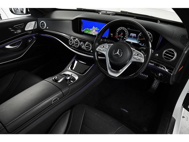 Ｓ５６０ロング　ＡＭＧライン　パノラマＳＲ　黒革　前後席クーラー＆ヒーター　ブルメスター　ＨＵＤ　ナビ　全方位カメラ　ＣＤプレイヤー　エアバランスＰＫＧ　マルチビームＬＥＤ　１９ＡＷ　エアサス　車検Ｒ７．６迄　走行１８０００ｋｍ(14枚目)