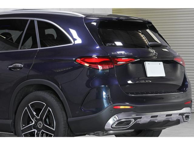 ＧＬＣ２２０ｄ　４マチック　ＡＭＧラインパッケージ　ノーティックブルー　ＡＭＧレザーエクスクルーシブＰＫＧ　パノラマＳＲ　ブルメスター　黒革　前後席ヒーター　ＨＵＤ　ＭＢＵＸ　ＡＲナビ　３６０°カメラ　デジタルライト　１９ＡＷ　新車保証　１オーナー(23枚目)