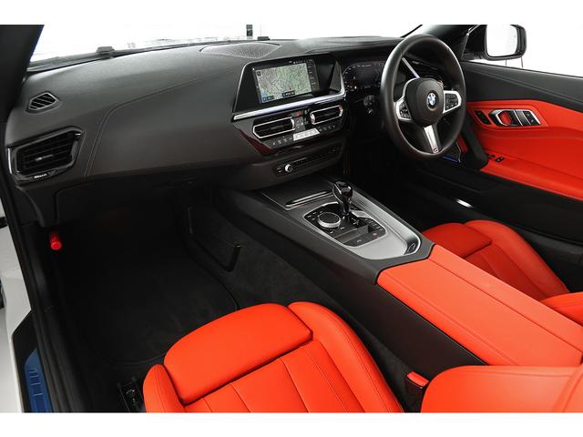 Ｚ４ Ｍ４０ｉ　直６ターボエンジン／３８７ＰＳ　ハイグロスシャドーラインプラス　レッドレザー　Ｍスポーツシート　アダプティブＭサス　Ｍスポーツブレーキ／レッド　ｈａｒｍａｎ／ｋａｒｄｏｎ　ナビ　フルセグ　Ｂカメラ（4枚目）