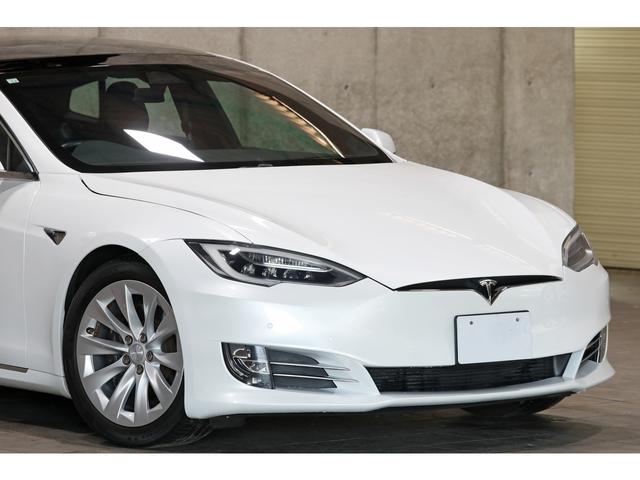 モデルＳ ７５Ｄ　フェイスリフトモデル　パノラミックスライディングルーフ　黒革　全席シートヒーター　カーボントリム＆アルカンターラインテリア　オートパイロット　Ｇｏｏｇｌｅナビ　Ｂカメラ　１９ＡＷ　走行３３６００ｋｍ（18枚目）