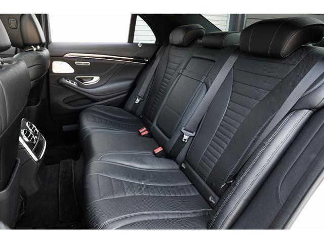 Ｓクラス Ｓ４００ｄ　ＡＭＧラインプラス　レザーエクスクルーシブＰＫＧ　ベーシックＰＫＧ　パノラマＳＲ　黒革　シートヒーター／ベンチレーション　ヘッドアップディスプレイ　Ｂｕｒｍｅｓｔｅｒサウンド　ＡＭＧ２０インチＡＷ（13枚目）