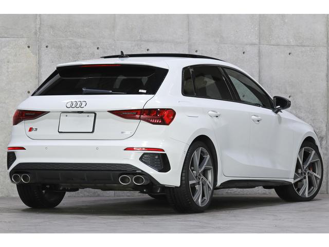 Ｓ３ スポーツバック　１ｓｔエディション　１２５台限定特別仕様車　パノラマサンルーフ　ブラックスタイリングＰＫＧ　マトリクスＬＥＤ　専用スポーツシート／ダイヤモンドステッチ　ダンピングコントロールサス　１９インチＡＷ　走行１５３００ｋｍ（20枚目）