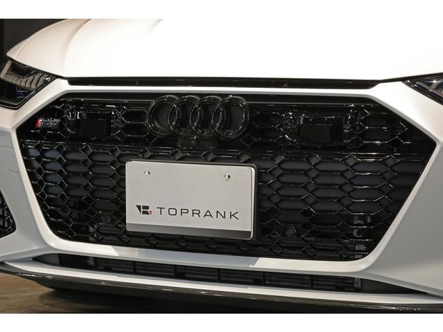 ＲＳ６アバント パフォーマンス ベースグレード　ｅｘｃｌｕｓｉｖｅカラー／グレイシアホワイトマット　カーボン／ブラックスタイリングＰＫＧ　パノラマＳＲ　ＲＳエキゾースト　ＯＰ２２ＡＷ　カーボントリム　黒革　シートクーラー　ＨＵＤ　サラウンドビュー（29枚目）