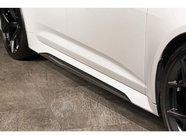 ＲＳ６アバント パフォーマンス ベースグレード　ｅｘｃｌｕｓｉｖｅカラー／グレイシアホワイトマット　カーボン／ブラックスタイリングＰＫＧ　パノラマＳＲ　ＲＳエキゾースト　ＯＰ２２ＡＷ　カーボントリム　黒革　シートクーラー　ＨＵＤ　サラウンドビュー（30枚目）