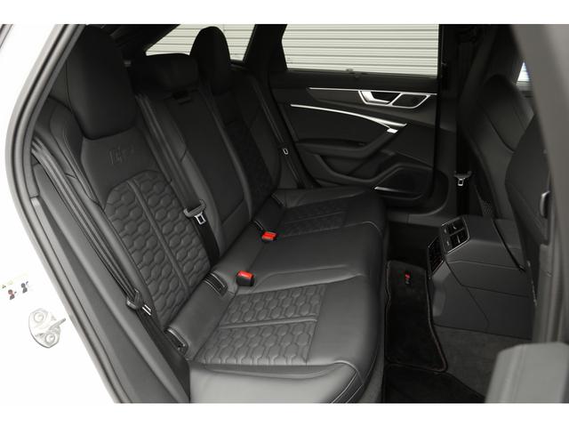 ＲＳ６アバント パフォーマンス ベースグレード　ｅｘｃｌｕｓｉｖｅカラー／グレイシアホワイトマット　カーボン／ブラックスタイリングＰＫＧ　パノラマＳＲ　ＲＳエキゾースト　ＯＰ２２ＡＷ　カーボントリム　黒革　シートクーラー　ＨＵＤ　サラウンドビュー（47枚目）