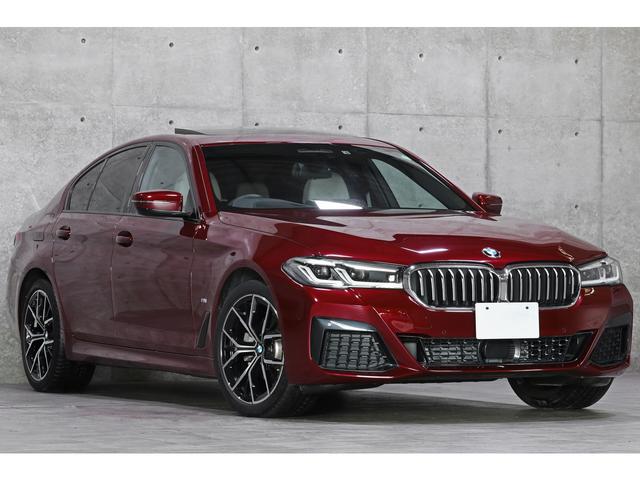 ５シリーズ ５２３ｉ　Ｍスポーツ　Ｉｎｄｉｖｉｄｕａｌカラー／アヴェンチュリンレッド　走行３０００ｋｍ　サンルーフ　ベージュナッパレザー　ハーマンカードン　アダプティブＬＥＤ　ＨＵＤ　ＢＭＷライブコックピット　１９ＡＷ　１オーナー（8枚目）