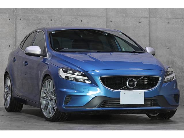 Ｖ４０ Ｄ４　Ｒデザイン　チューンド　バイ　ポールスター　特別仕様車　５０台限定　バースティングブルーＭ　黒革　シートヒーター　ｈａｒｍａｎ／ｋａｒｄｏｎ　パフォーマンスエキゾースト＆サスペンション　ＬＥＤヘッドライト　ナビ　専用１９ＡＷ　走行１４３００ｋｍ（8枚目）