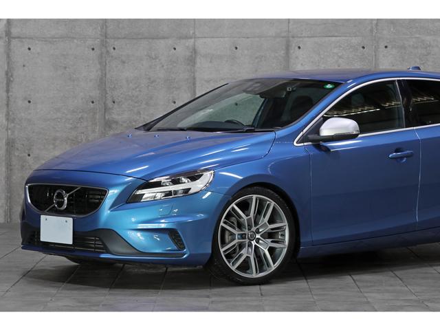 Ｖ４０ Ｄ４　Ｒデザイン　チューンド　バイ　ポールスター　特別仕様車　５０台限定　バースティングブルーＭ　黒革　シートヒーター　ｈａｒｍａｎ／ｋａｒｄｏｎ　パフォーマンスエキゾースト＆サスペンション　ＬＥＤヘッドライト　ナビ　専用１９ＡＷ　走行１４３００ｋｍ（15枚目）