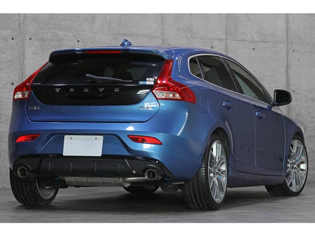 Ｖ４０ Ｄ４　Ｒデザイン　チューンド　バイ　ポールスター　特別仕様車　５０台限定　バースティングブルーＭ　黒革　シートヒーター　ｈａｒｍａｎ／ｋａｒｄｏｎ　パフォーマンスエキゾースト＆サスペンション　ＬＥＤヘッドライト　ナビ　専用１９ＡＷ　走行１４３００ｋｍ（18枚目）