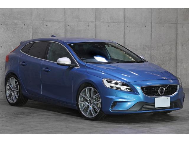 Ｖ４０ Ｄ４　Ｒデザイン　チューンド　バイ　ポールスター　特別仕様車　５０台限定　バースティングブルーＭ　黒革　シートヒーター　ｈａｒｍａｎ／ｋａｒｄｏｎ　パフォーマンスエキゾースト＆サスペンション　ＬＥＤヘッドライト　ナビ　専用１９ＡＷ　走行１４３００ｋｍ（20枚目）