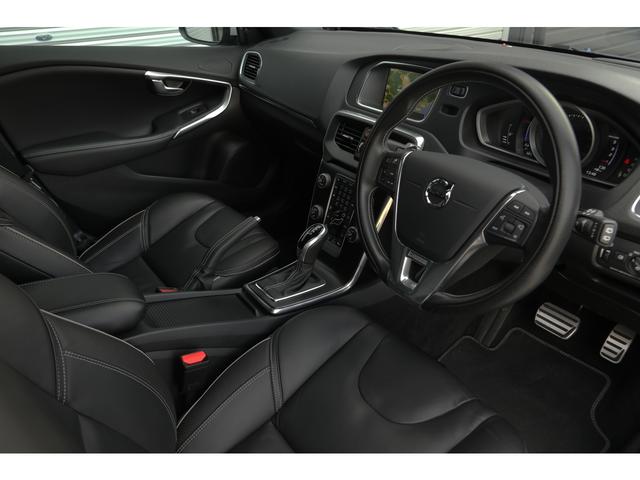 Ｖ４０ Ｄ４　Ｒデザイン　チューンド　バイ　ポールスター　特別仕様車　５０台限定　バースティングブルーＭ　黒革　シートヒーター　ｈａｒｍａｎ／ｋａｒｄｏｎ　パフォーマンスエキゾースト＆サスペンション　ＬＥＤヘッドライト　ナビ　専用１９ＡＷ　走行１４３００ｋｍ（24枚目）