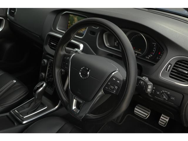 Ｖ４０ Ｄ４　Ｒデザイン　チューンド　バイ　ポールスター　特別仕様車　５０台限定　バースティングブルーＭ　黒革　シートヒーター　ｈａｒｍａｎ／ｋａｒｄｏｎ　パフォーマンスエキゾースト＆サスペンション　ＬＥＤヘッドライト　ナビ　専用１９ＡＷ　走行１４３００ｋｍ（25枚目）