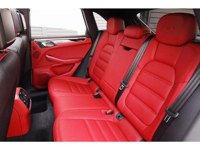 マカン マカンＧＴＳ　パノラマＳＲ　ＧＴＳレザーインテリアＰＫＧ　赤×黒レザーシート　シートヒーター／ベンチレーター　１８ｗａｙパワーシート　カーボンステア　サラウンドビュー　２０インチＡＷ　走行２１０００ｋｍ　１オーナー（13枚目）