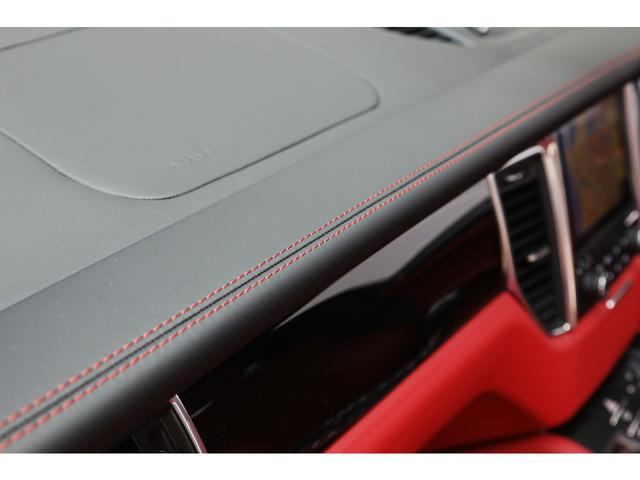 マカン マカンＧＴＳ　パノラマＳＲ　ＧＴＳレザーインテリアＰＫＧ　赤×黒レザーシート　シートヒーター／ベンチレーター　１８ｗａｙパワーシート　カーボンステア　サラウンドビュー　２０インチＡＷ　走行２１０００ｋｍ　１オーナー（42枚目）