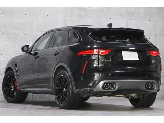 Ｆペイス ＳＶＲ　２０２０年モデル　パノラマサンルーフ　ＯＰ２２インチＡＷ　アクティブエキゾースト　赤黒レザーパフォーマンスシート　シートクーラー　ＭＥＲＩＤＩＡＮ　ナビ　ＴＶ　３６０度カメラ　ＡＣＣ　車検Ｒ８年１２月（19枚目）