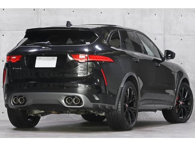 Ｆペイス ＳＶＲ　２０２０年モデル　パノラマサンルーフ　ＯＰ２２インチＡＷ　アクティブエキゾースト　赤黒レザーパフォーマンスシート　シートクーラー　ＭＥＲＩＤＩＡＮ　ナビ　ＴＶ　３６０度カメラ　ＡＣＣ　車検Ｒ８年１２月（20枚目）