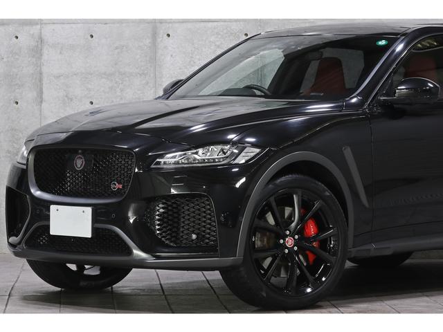 Ｆペイス ＳＶＲ　２０２０年モデル　パノラマサンルーフ　ＯＰ２２インチＡＷ　アクティブエキゾースト　赤黒レザーパフォーマンスシート　シートクーラー　ＭＥＲＩＤＩＡＮ　ナビ　ＴＶ　３６０度カメラ　ＡＣＣ　車検Ｒ８年１２月（21枚目）