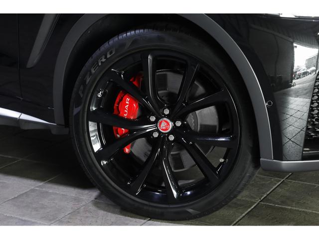 Ｆペイス ＳＶＲ　２０２０年モデル　パノラマサンルーフ　ＯＰ２２インチＡＷ　アクティブエキゾースト　赤黒レザーパフォーマンスシート　シートクーラー　ＭＥＲＩＤＩＡＮ　ナビ　ＴＶ　３６０度カメラ　ＡＣＣ　車検Ｒ８年１２月（29枚目）