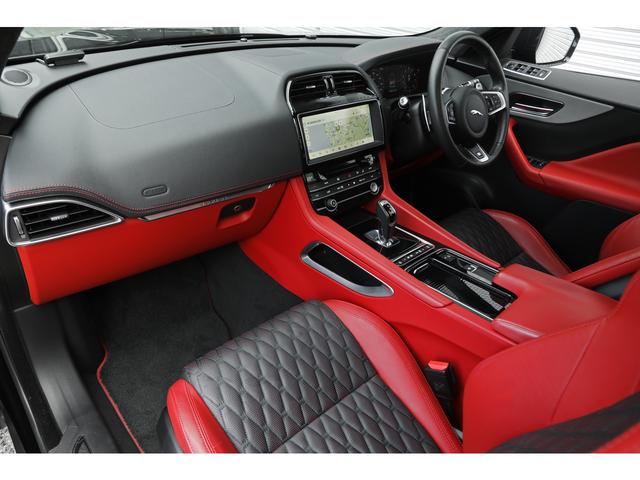 Ｆペイス ＳＶＲ　２０２０年モデル　パノラマサンルーフ　ＯＰ２２インチＡＷ　アクティブエキゾースト　赤黒レザーパフォーマンスシート　シートクーラー　ＭＥＲＩＤＩＡＮ　ナビ　ＴＶ　３６０度カメラ　ＡＣＣ　車検Ｒ８年１２月（31枚目）