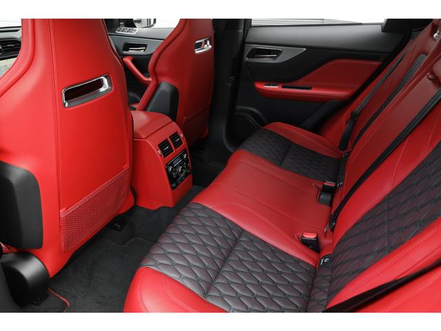 Ｆペイス ＳＶＲ　２０２０年モデル　パノラマサンルーフ　ＯＰ２２インチＡＷ　アクティブエキゾースト　赤黒レザーパフォーマンスシート　シートクーラー　ＭＥＲＩＤＩＡＮ　ナビ　ＴＶ　３６０度カメラ　ＡＣＣ　車検Ｒ８年１２月（35枚目）