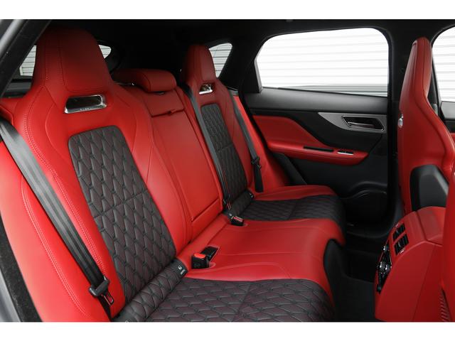 Ｆペイス ＳＶＲ　２０２０年モデル　パノラマサンルーフ　ＯＰ２２インチＡＷ　アクティブエキゾースト　赤黒レザーパフォーマンスシート　シートクーラー　ＭＥＲＩＤＩＡＮ　ナビ　ＴＶ　３６０度カメラ　ＡＣＣ　車検Ｒ８年１２月（38枚目）
