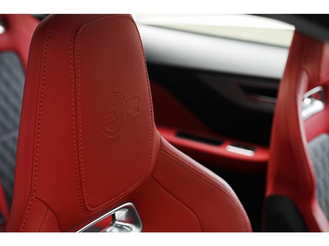 Ｆペイス ＳＶＲ　２０２０年モデル　パノラマサンルーフ　ＯＰ２２インチＡＷ　アクティブエキゾースト　赤黒レザーパフォーマンスシート　シートクーラー　ＭＥＲＩＤＩＡＮ　ナビ　ＴＶ　３６０度カメラ　ＡＣＣ　車検Ｒ８年１２月（39枚目）