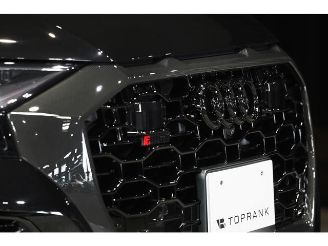 ＲＳ Ｑ８ ベースグレード　レザーシートＰＫＧ　カーボン／ブラックスタイリングＰＫＧ　パノラマサンルーフ　ＲＳエキゾースト　ＯＰ２３インチＡＷ　バルコナレザー　シートクーラー　カーボントリム　Ｂ＆Ｏサウンド　３Ｄビュー　新車保証（30枚目）