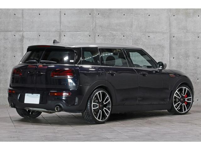 ＭＩＮＩ クーパーＳ　クラブマン　ジョンクーパーワークストリム　ＭＩＮＩユアーズトリム　黒革　アムゼックスラムエアシステム＆カーボンリップ　カーボンインテーク　アイバッハ車高調　ＪＣＷ純正ステア＆オーバーフェンダー　ＪＣＷ可変バルブリモコン付マフラー＆ブレーキ（2枚目）
