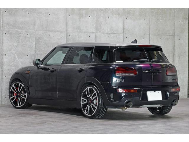 ＭＩＮＩ クーパーＳ　クラブマン　ジョンクーパーワークストリム　ＭＩＮＩユアーズトリム　黒革　アムゼックスラムエアシステム＆カーボンリップ　カーボンインテーク　アイバッハ車高調　ＪＣＷ純正ステア＆オーバーフェンダー　ＪＣＷ可変バルブリモコン付マフラー＆ブレーキ（17枚目）