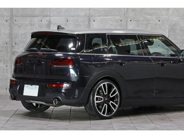ＭＩＮＩ クーパーＳ　クラブマン　ジョンクーパーワークストリム　ＭＩＮＩユアーズトリム　黒革　アムゼックスラムエアシステム＆カーボンリップ　カーボンインテーク　アイバッハ車高調　ＪＣＷ純正ステア＆オーバーフェンダー　ＪＣＷ可変バルブリモコン付マフラー＆ブレーキ（27枚目）