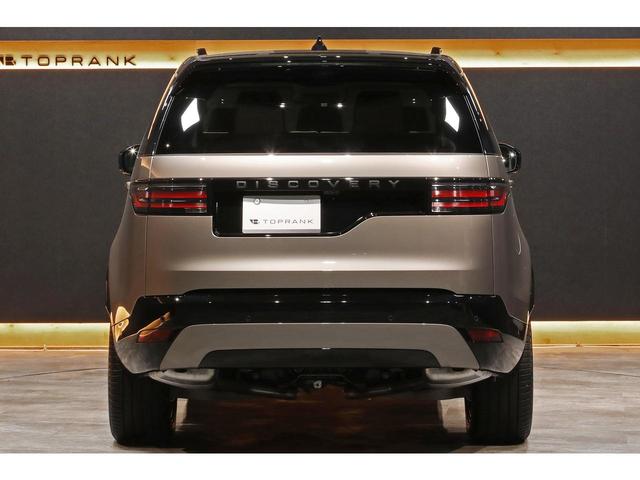 ディスカバリー ダイナミック　ＳＥ　Ｄ３５０　ＭＨＥＶ　ＭＣ後３５０馬力　コールドクライメート＆コンフォートＰ　パノラマＳＲ　白×黒革　電動３ｒｄシート　ＨＵＤ　２１ＡＷ　登録済未使用車（8枚目）