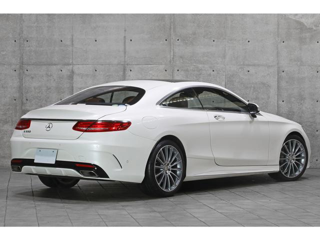 Ｓクラス Ｓ５５０　クーペ　ＡＭＧライン　デジーノナッパレザー／ブラウン　スワロフスキークリスタルＰＫＧ　ナイトビュー　パノラマルーフ　ブルメスター　シートクーラー　ＤＩＮＡＭＩＣＡルーフライナー　ＨＵＤ　マジックボディコントロール　２０ＡＷ（2枚目）