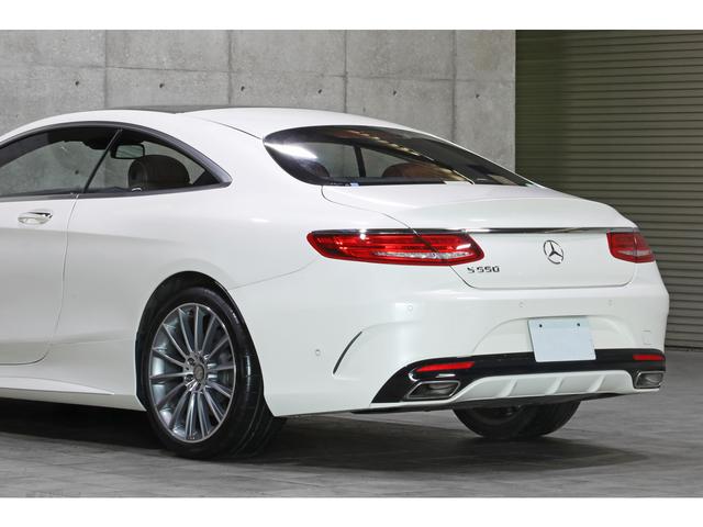 Ｓクラス Ｓ５５０　クーペ　ＡＭＧライン　デジーノナッパレザー／ブラウン　スワロフスキークリスタルＰＫＧ　ナイトビュー　パノラマルーフ　ブルメスター　シートクーラー　ＤＩＮＡＭＩＣＡルーフライナー　ＨＵＤ　マジックボディコントロール　２０ＡＷ（17枚目）