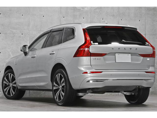 ＸＣ６０ リチャージ　ＰＨＶ　Ｔ６　ＡＷＤ　インスクリプション　パノラマＳＲ　Ｂｏｗｅｒｓ＆Ｗｉｌｋｉｎｓサウンド　黒革　ベンチレーション　クリスタルシフトノブ　ＨＵＤ　３６０°カメラ　ボディ／シルバードーン　２０ＡＷ　走行１０６００ｋｍ　車検Ｒ９．６　１オーナー（20枚目）
