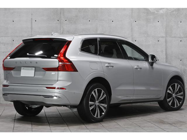 ＸＣ６０ リチャージ　ＰＨＶ　Ｔ６　ＡＷＤ　インスクリプション　パノラマＳＲ　Ｂｏｗｅｒｓ＆Ｗｉｌｋｉｎｓサウンド　黒革　ベンチレーション　クリスタルシフトノブ　ＨＵＤ　３６０°カメラ　ボディ／シルバードーン　２０ＡＷ　走行１０６００ｋｍ　車検Ｒ９．６　１オーナー（22枚目）