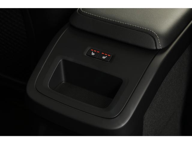ＸＣ６０ リチャージ　ＰＨＶ　Ｔ６　ＡＷＤ　インスクリプション　パノラマＳＲ　Ｂｏｗｅｒｓ＆Ｗｉｌｋｉｎｓサウンド　黒革　ベンチレーション　クリスタルシフトノブ　ＨＵＤ　３６０°カメラ　ボディ／シルバードーン　２０ＡＷ　走行１０６００ｋｍ　車検Ｒ９．６　１オーナー（39枚目）