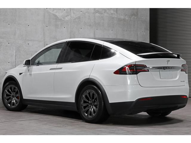 モデルＸ Ｐ１００Ｄ　ルーディークラス　Ｌｕｄｉｃｒｏｕｓ＋モード　７９０ＰＳ　プレミアムアップグレードＰＫＧ　コールドクライメイトＰＫＧ　プレミアムインテリア　ホワイトレザー　全席ヒーター　自動ドア　レッドキャリパー（15枚目）