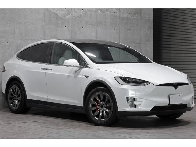 モデルＸ Ｐ１００Ｄ　ルーディークラス　Ｌｕｄｉｃｒｏｕｓ＋モード　７９０ＰＳ　プレミアムアップグレードＰＫＧ　コールドクライメイトＰＫＧ　プレミアムインテリア　ホワイトレザー　全席ヒーター　自動ドア　レッドキャリパー（17枚目）
